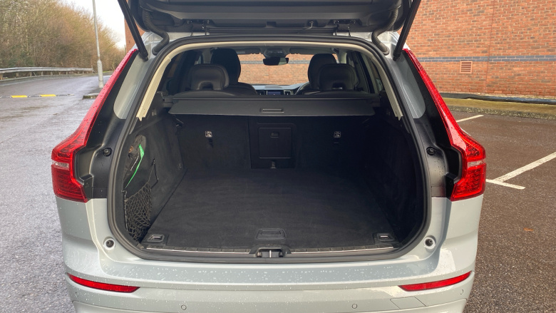 Volvo XC60 2.0 B5P Plus Dark 5dr AWD Geartronic Petrol Estate